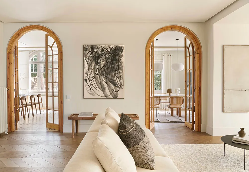 Light Modern Update of a Historic House in Catalonia - Gallery image 3