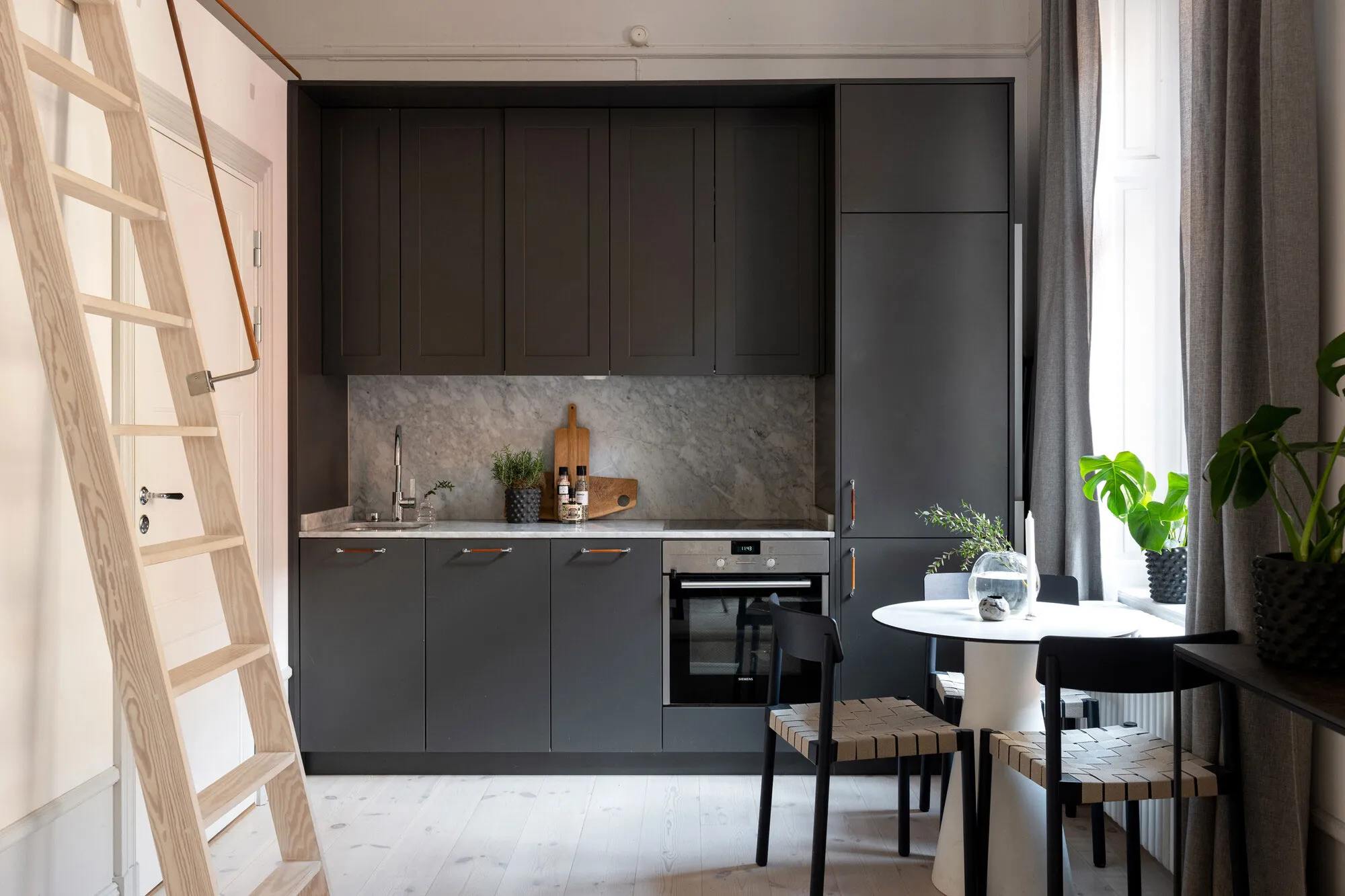 Kleine skandinavische Wohnung mit Loft (28 qm) - Gallery image 4