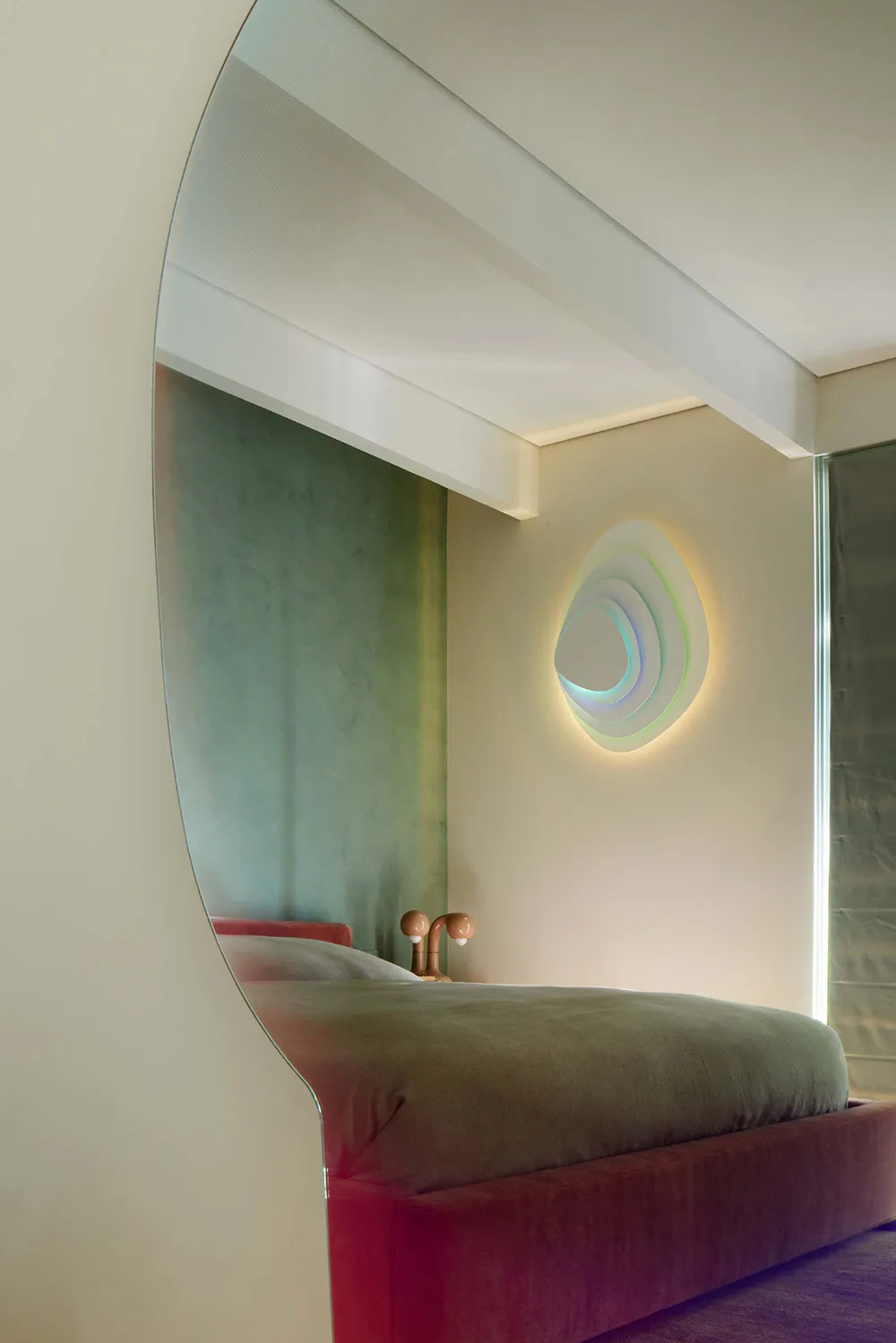 Kolorowy интерьер mid-century muzyka i piosenkarz w Holivudzie - Gallery image 17