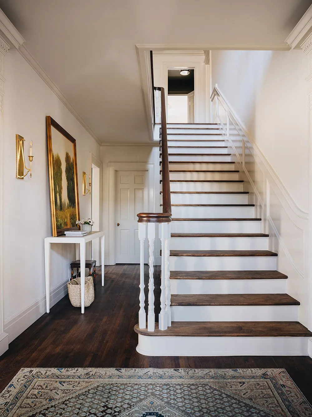 Formes esthétiques et tons chaleureux : une maison très belle au Michigan - Gallery image 22