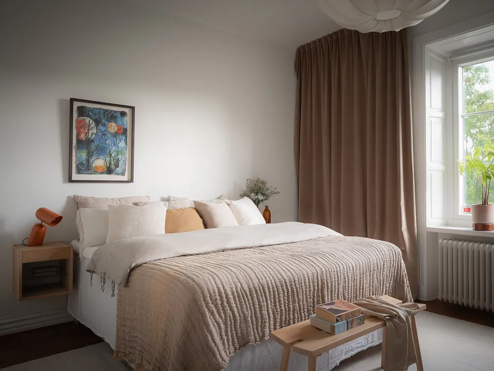 Appartement à deux étages avec de superbes fenêtres de mansarde en Suède - Gallery image 29