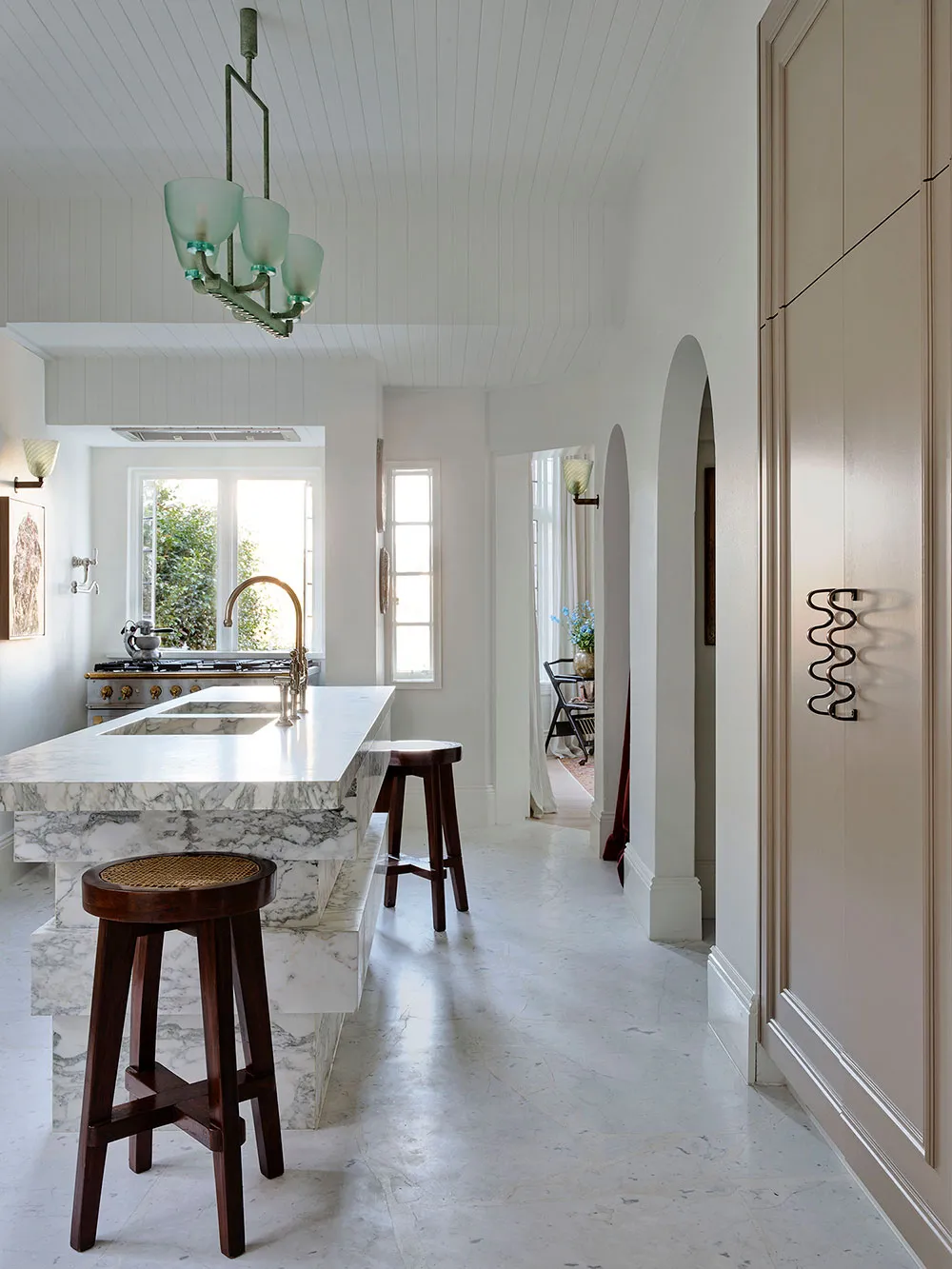 Antique and European Influence in the Design of a Magnificent Historical House in Sydney - Gallery image 9