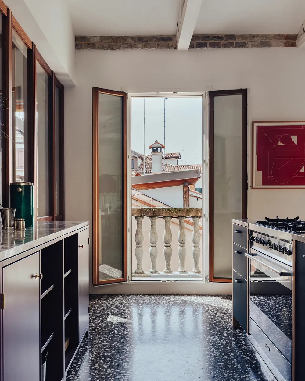 Apartamento inusual de diseñador en Venecia con colección de obras de arte - Gallery image 3