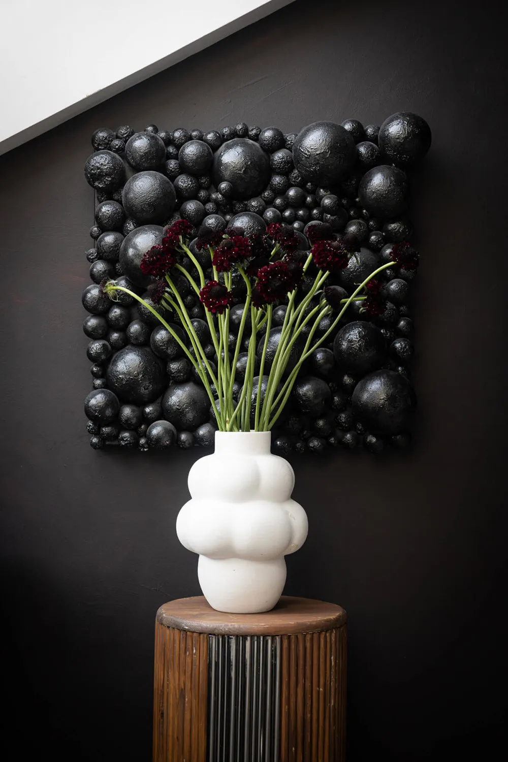 Plafonds inclinés et murs noirs : mansarde à Stockholm (82 m²) - Gallery image 8