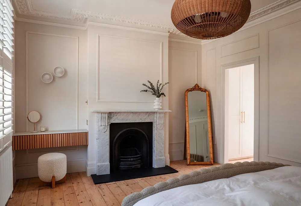 Nice Interiors of a Moderned Townhouse in London - Gallery image 12