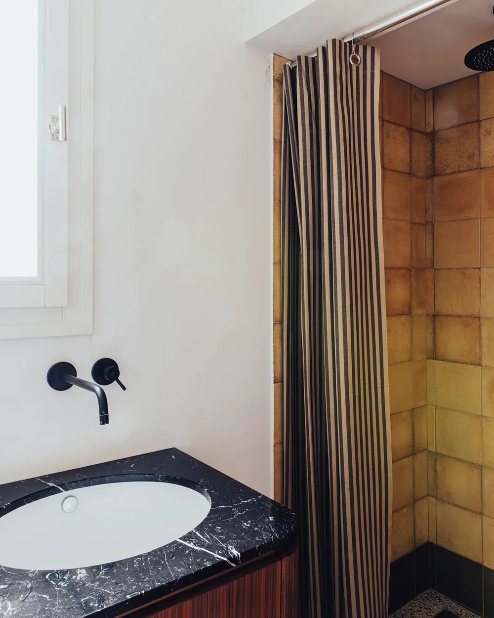 Apartamento inusual de diseñador en Venecia con colección de obras de arte - Gallery image 14