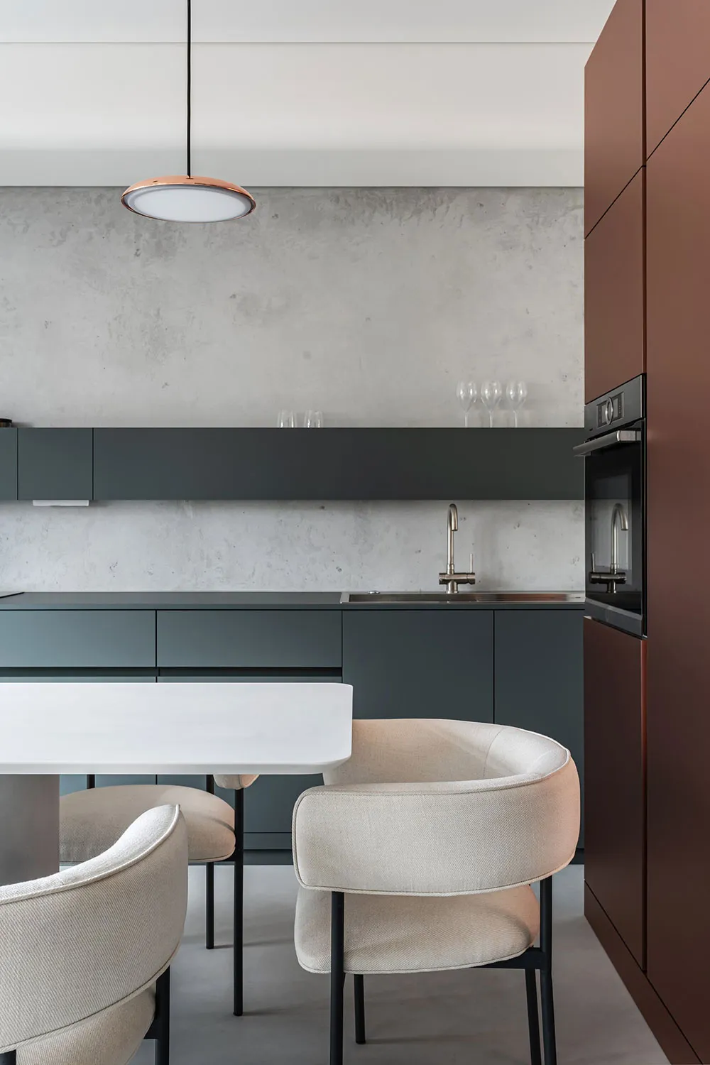 Minimalism, Rounded Corners and Shutters: Apartment in Kyiv (77 sqm) - Gallery image 5