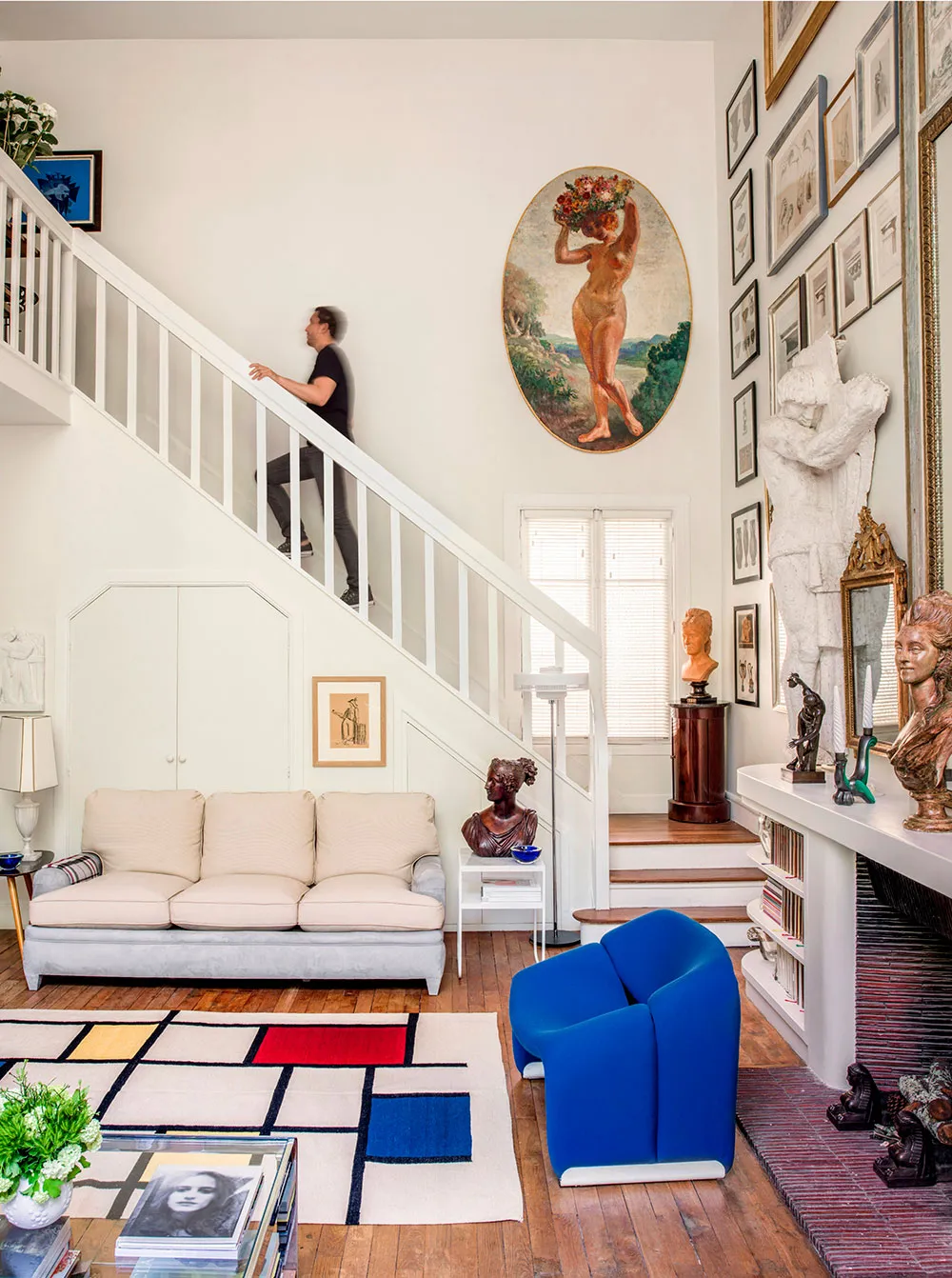 Creative Loft with Paintings and Sculptures on Montmartre - Gallery image 2