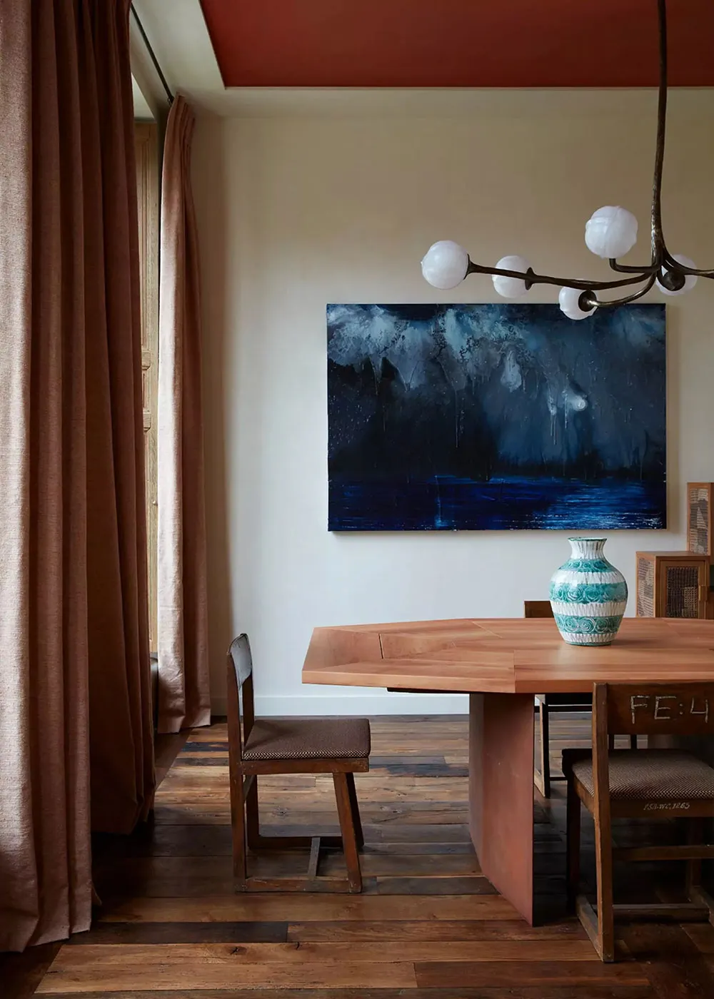 Interesting Textures and Original Details: Apartment in Paris by Pierre Yovanovitch - Gallery image 7