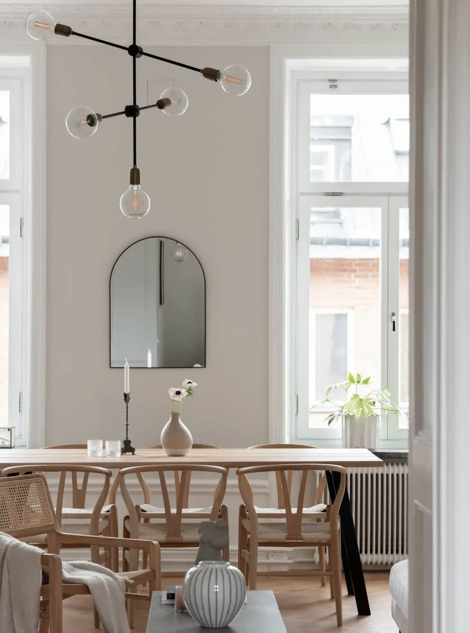 Einfarbig, elegant und angenehm: Wohnung in Stockholm (92 qm) - Gallery image 1