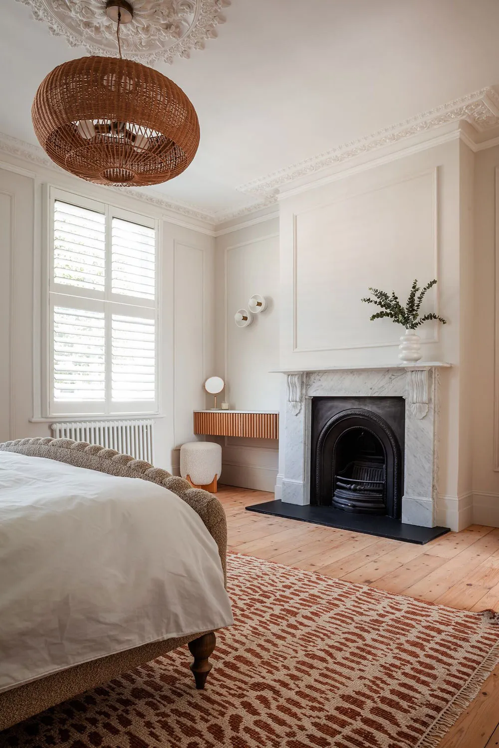 Nice Interiors of a Moderned Townhouse in London - Gallery image 13