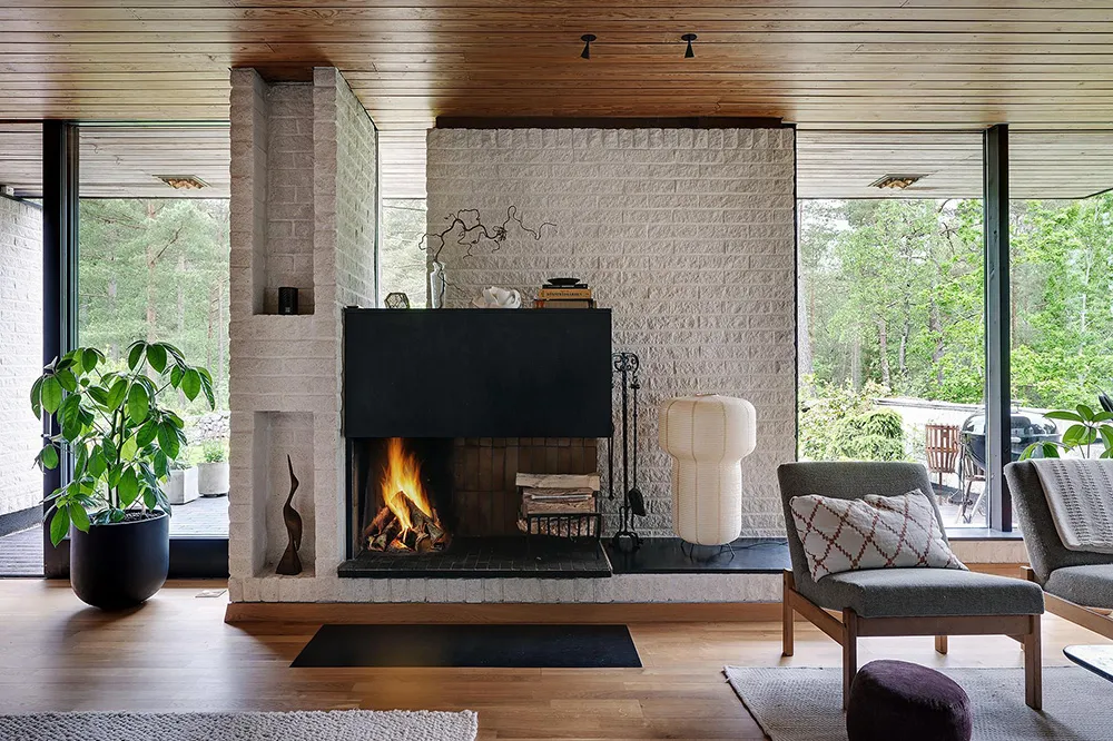 Modernist Villa Among Traditional Cottages in Sweden - Gallery image 2