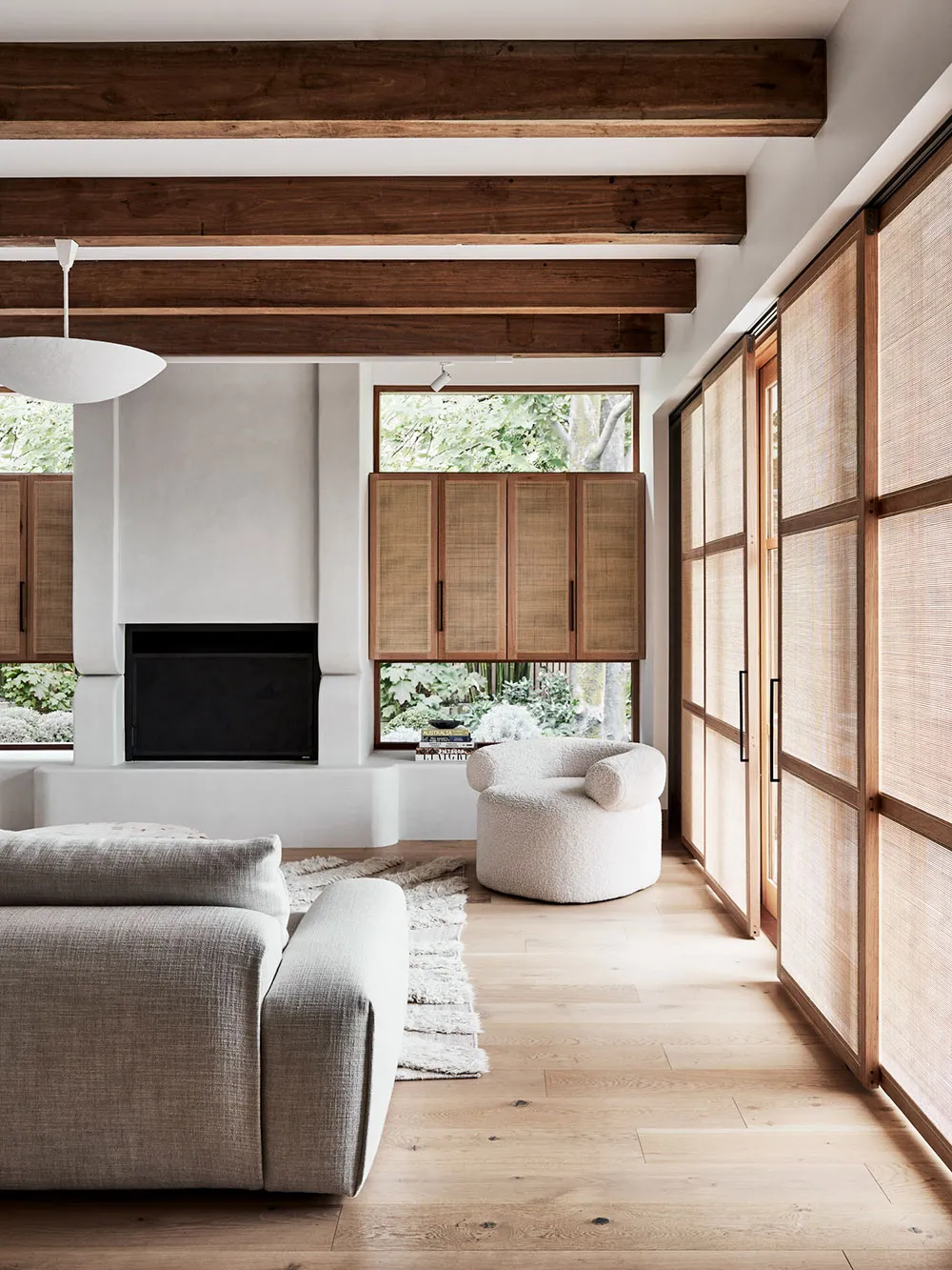 Stylowy naturalny wnętrze nowoczesnej wille w Australii - Gallery image 3