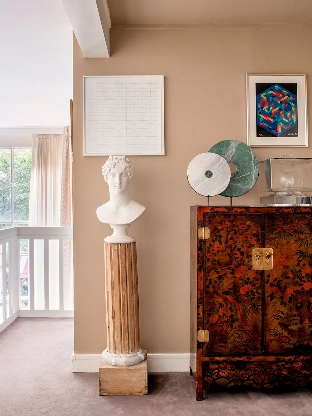 Creative Loft with Paintings and Sculptures on Montmartre - Gallery image 13