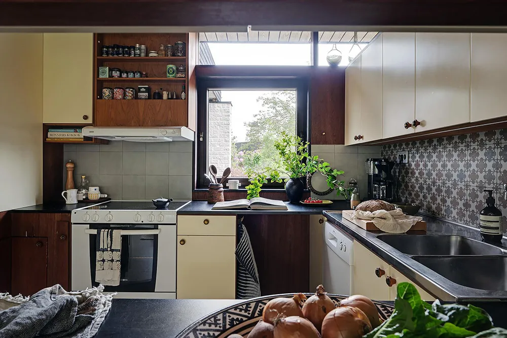 Modernist Villa Among Traditional Cottages in Sweden - Gallery image 18