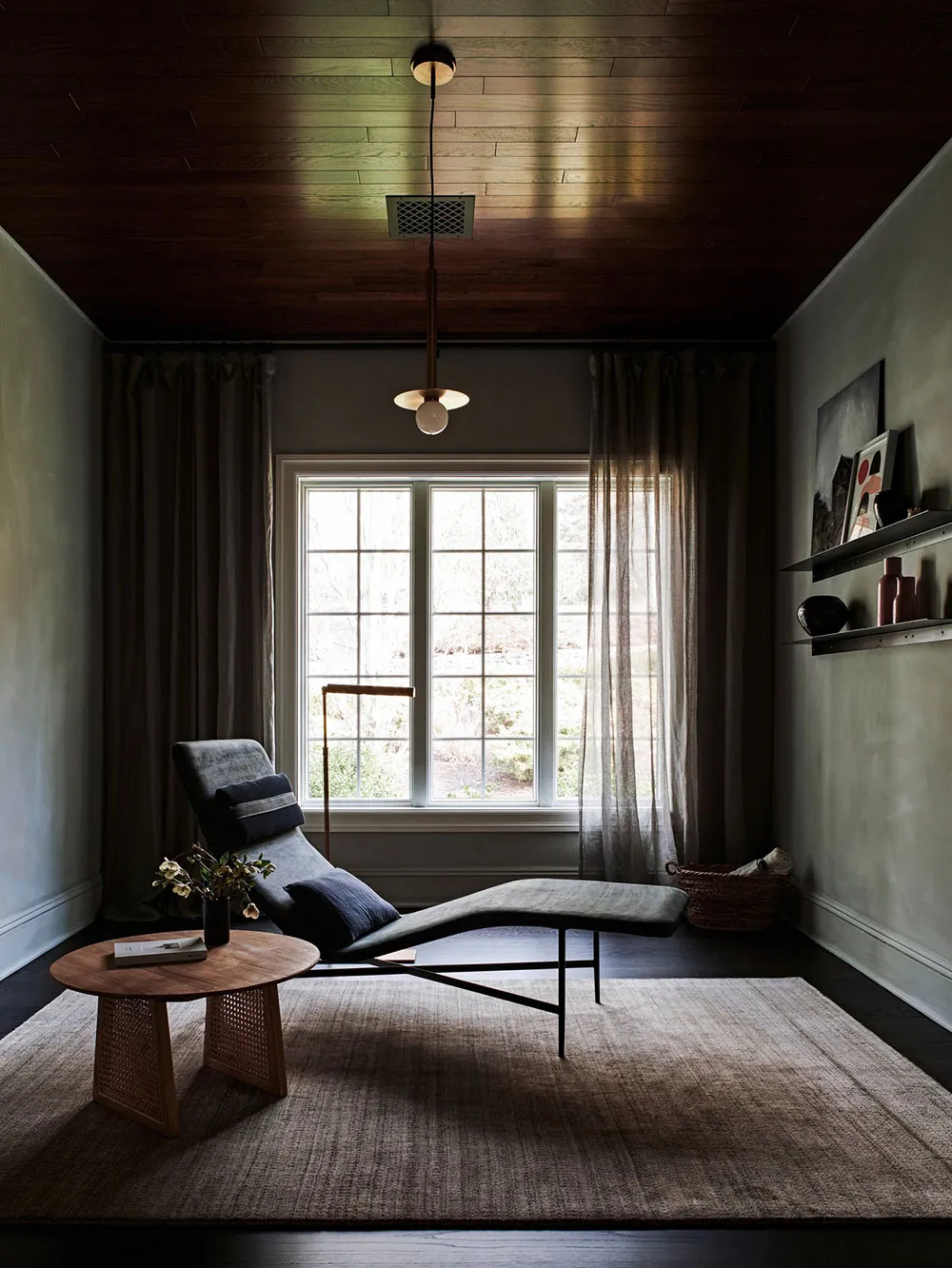 Атмосферні приглушені тони в дизайні підміського будинку недалеко від Нью-Йорка - Gallery image 15