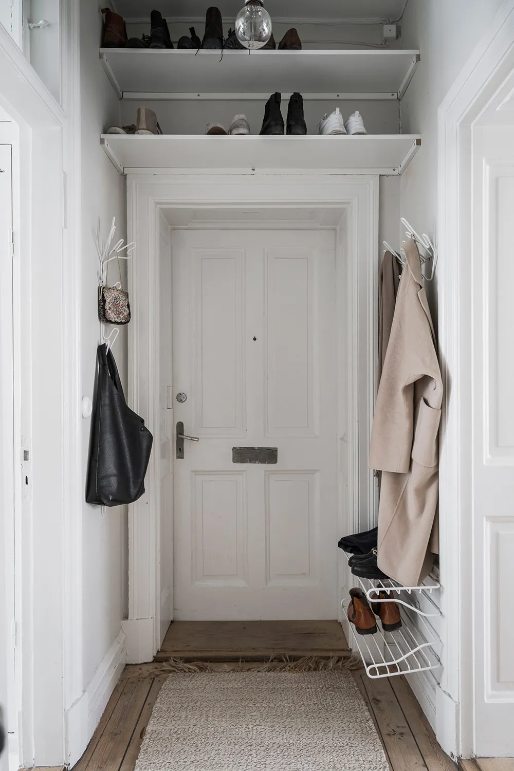 Miękki i ciepły skandynawski интерьер małej mieszkania 51 m² - Gallery image 24