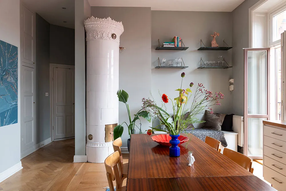 Elegant Interior in Blue Tones in a Historic House in Central Stockholm - Gallery image 14