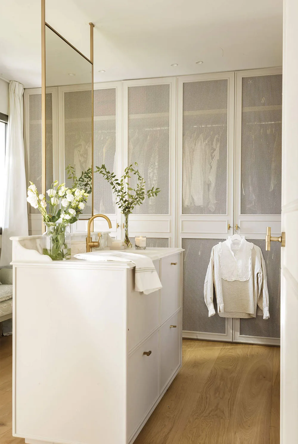 Weißer, eleganter, zeitloser Stil: Designerhaus in Madrid - Gallery image 10