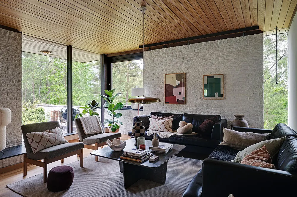 Modernist Villa Among Traditional Cottages in Sweden - Gallery image 3