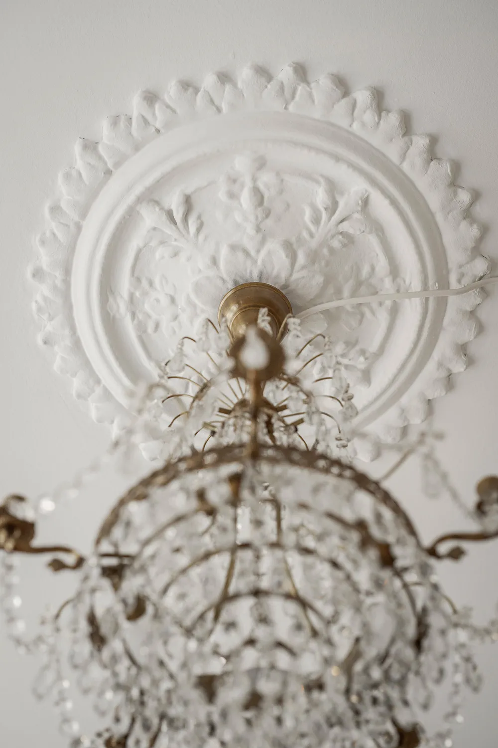 Miękki i ciepły skandynawski интерьер małej mieszkania 51 m² - Gallery image 6