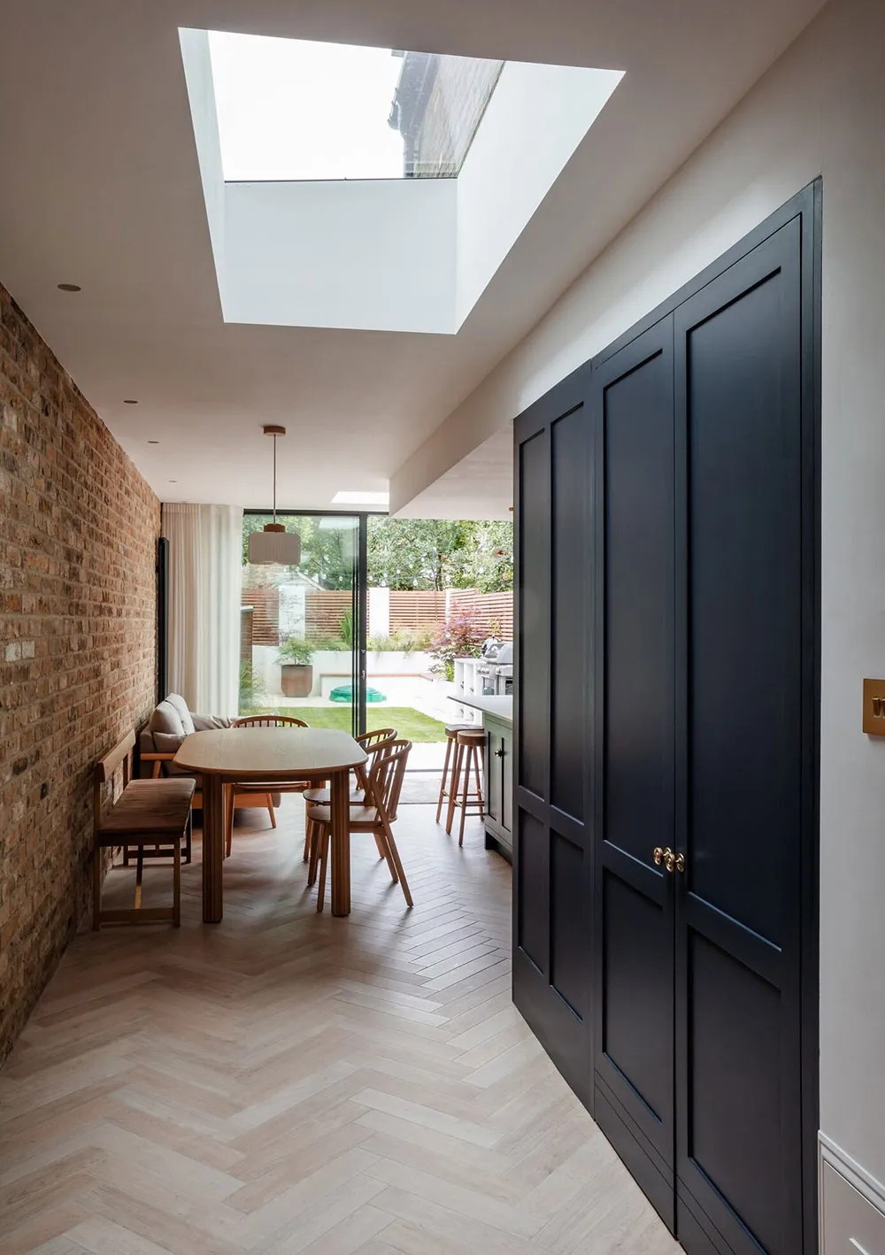 Nice Interiors of a Moderned Townhouse in London - Gallery image 10