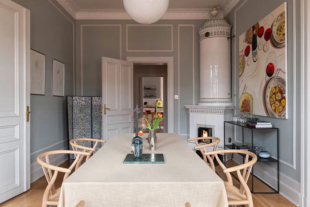 Elegant Interior in Blue Tones in a Historic House in Central Stockholm - Gallery image 10