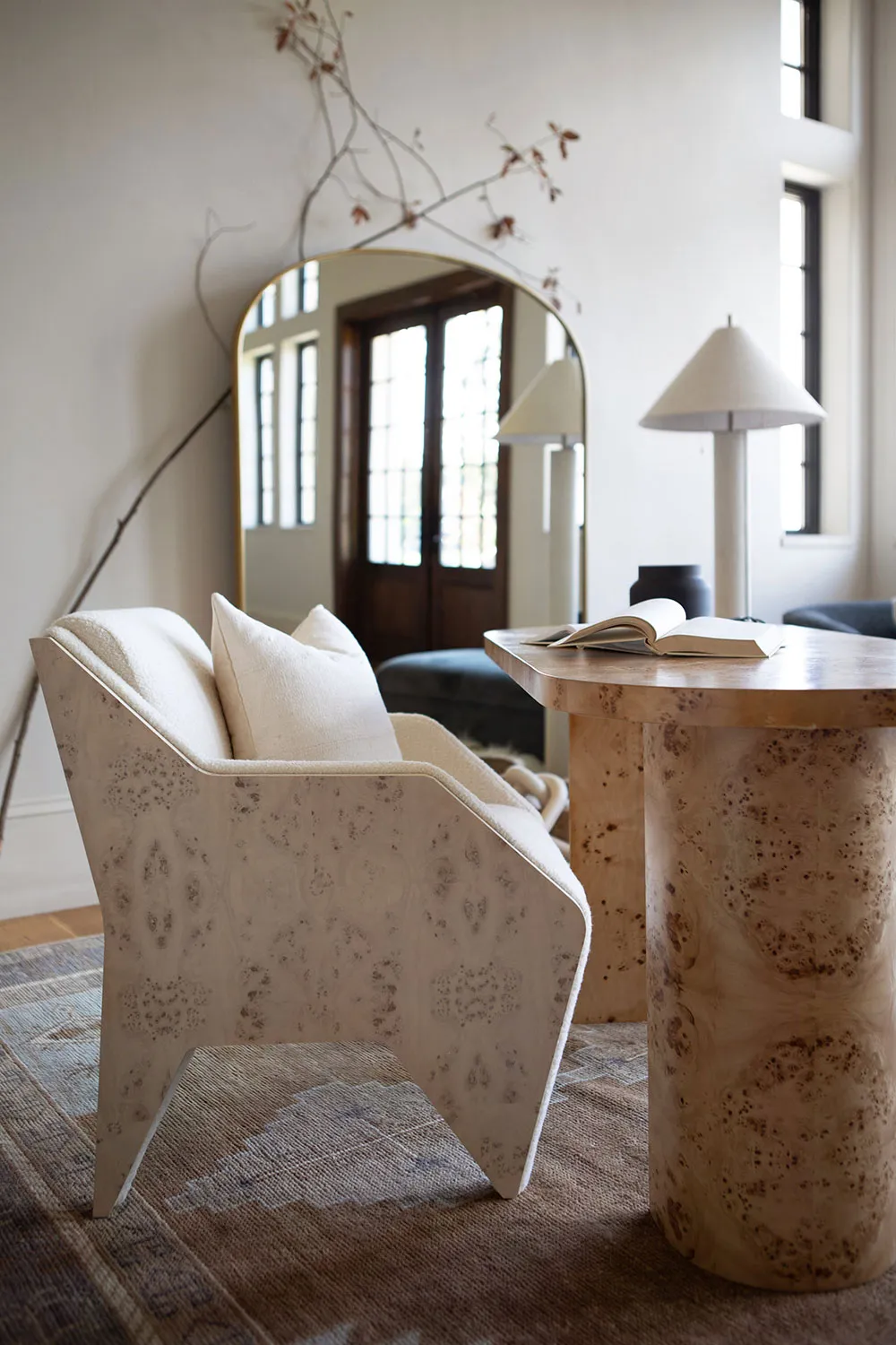 Espacio impresionante y diseño cálido: casa junto a un lago en EE. UU. - Gallery image 6