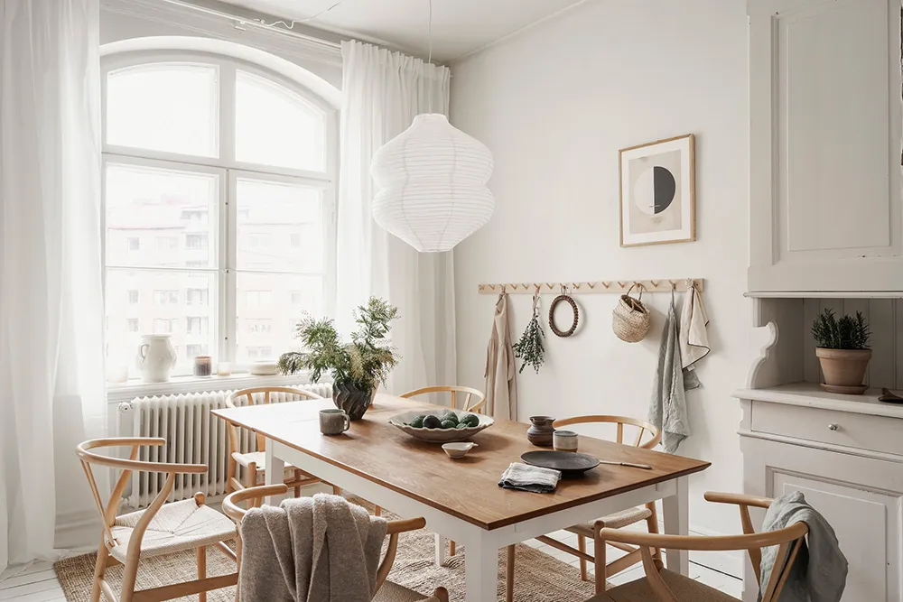 Miękki i ciepły skandynawski интерьер małej mieszkania 51 m² - Gallery image 19