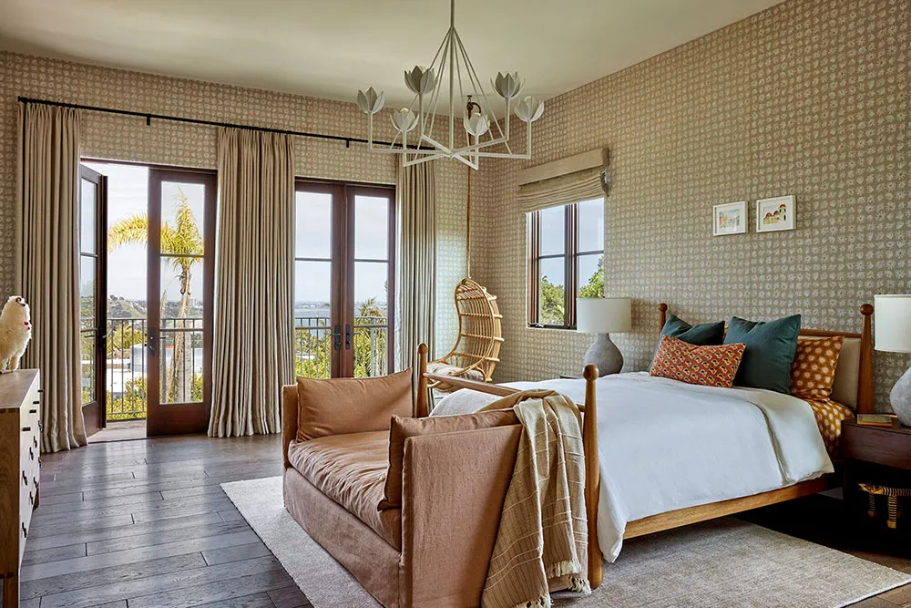 Moderne Akzente im Design einer Villa im europäischen Stil in Kalifornien - Gallery image 17