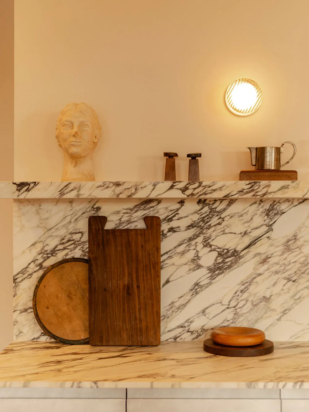 Nowoczesny интерьер taunhouse'a w Brooklynie w pięknych promieniach słońca - Gallery image 7