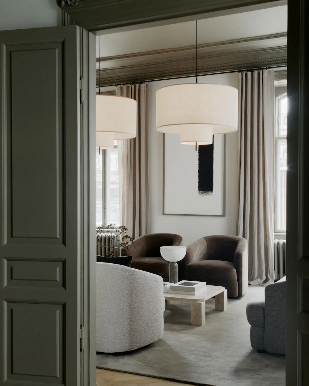 Eleganter skandinavischer Interieur in einer schönen, ruhigen Farbpalette - Gallery image 7