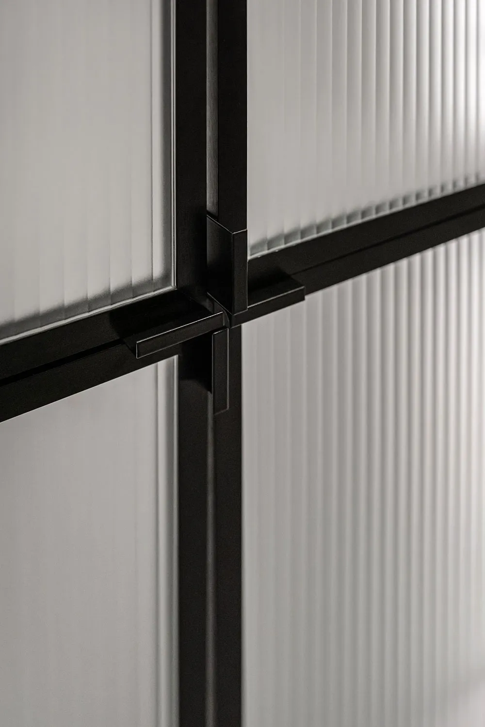 Minimalism, Rounded Corners and Shutters: Apartment in Kyiv (77 sqm) - Gallery image 10