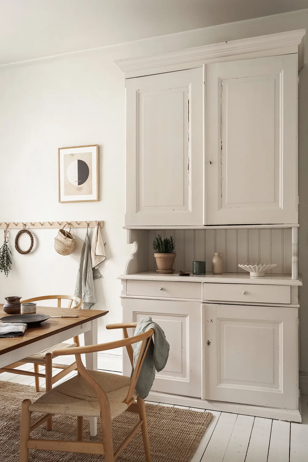 Miękki i ciepły skandynawski интерьер małej mieszkania 51 m² - Gallery image 17