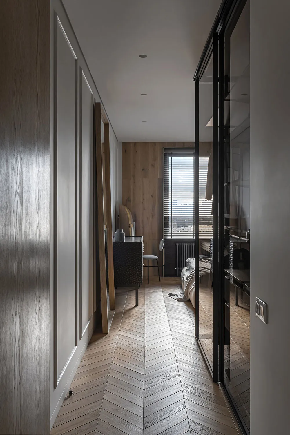 Minimalism, Rounded Corners and Shutters: Apartment in Kyiv (77 sqm) - Gallery image 17