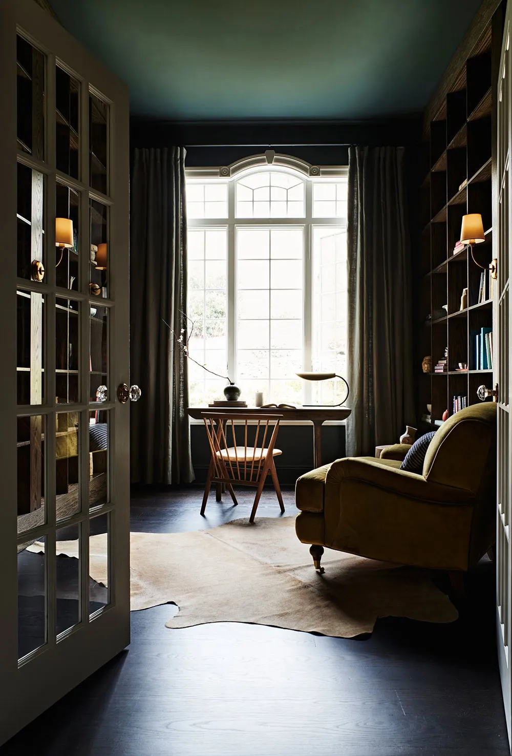 Атмосферні приглушені тони в дизайні підміського будинку недалеко від Нью-Йорка - Gallery image 1