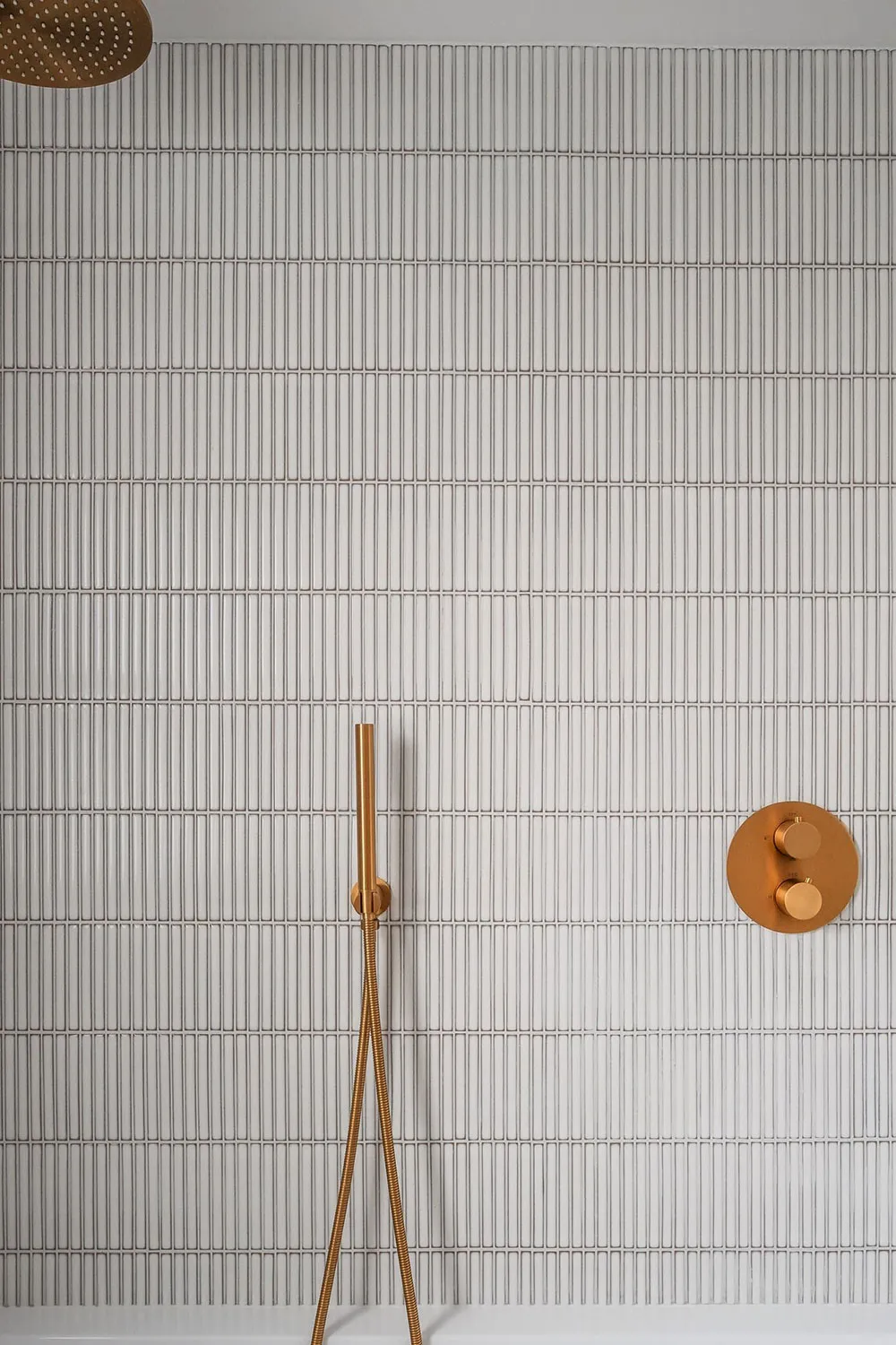 Nice Interiors of a Moderned Townhouse in London - Gallery image 16