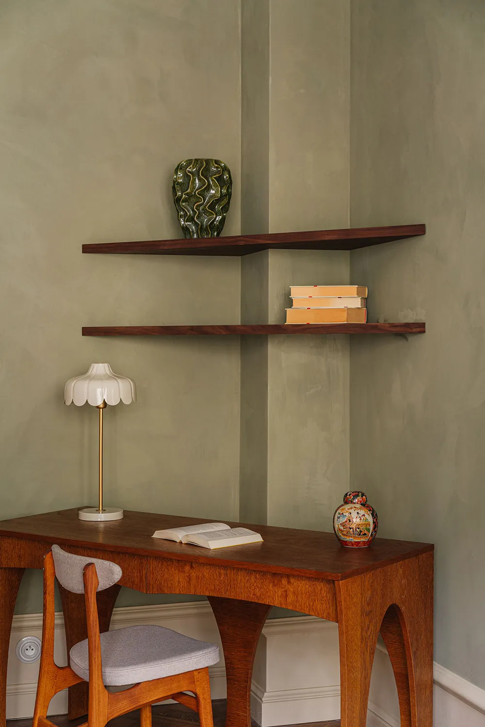 Style apartment of a travel blogger in Warsaw with elegant details - Gallery image 8