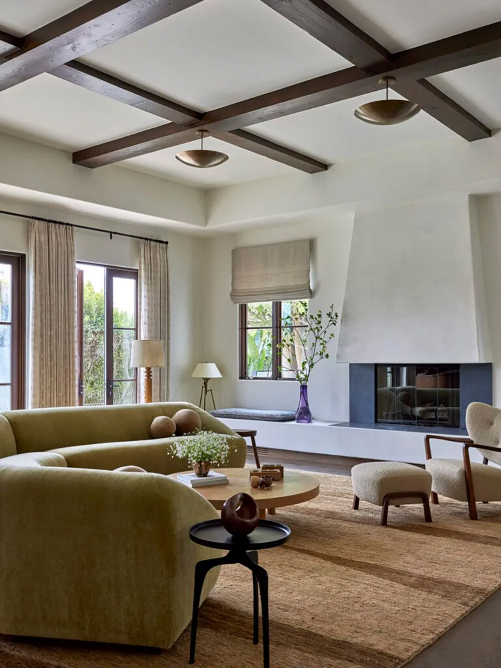 Moderne Akzente im Design einer Villa im europäischen Stil in Kalifornien - Gallery image 2