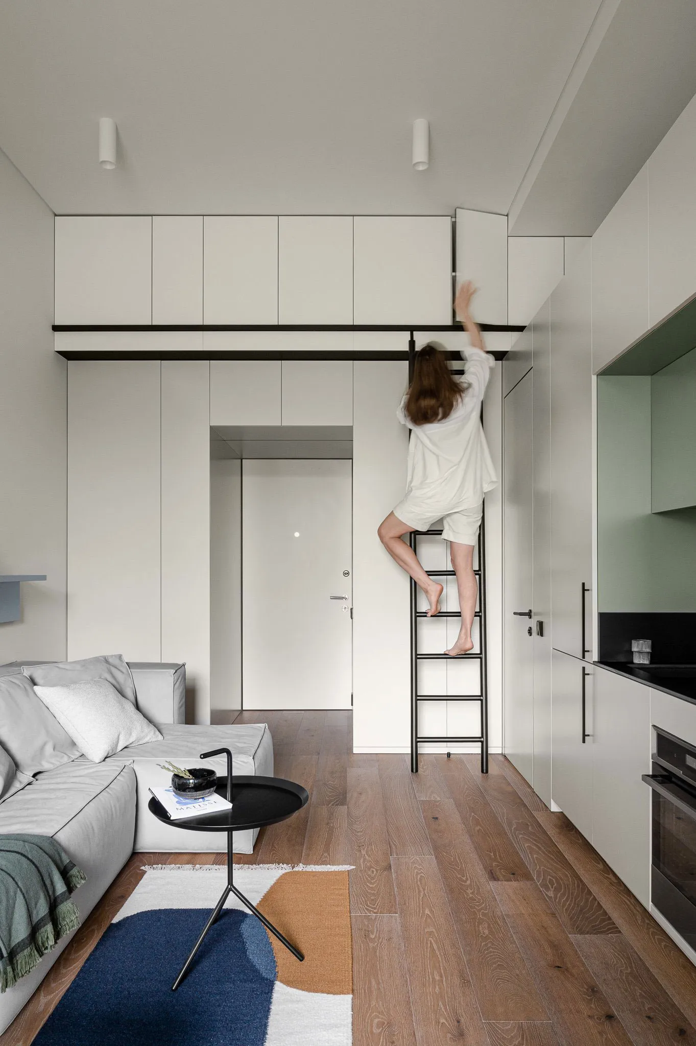 Compact Life in 38 sqm: Stylish Studio Apartment in Kyiv - Gallery image 2