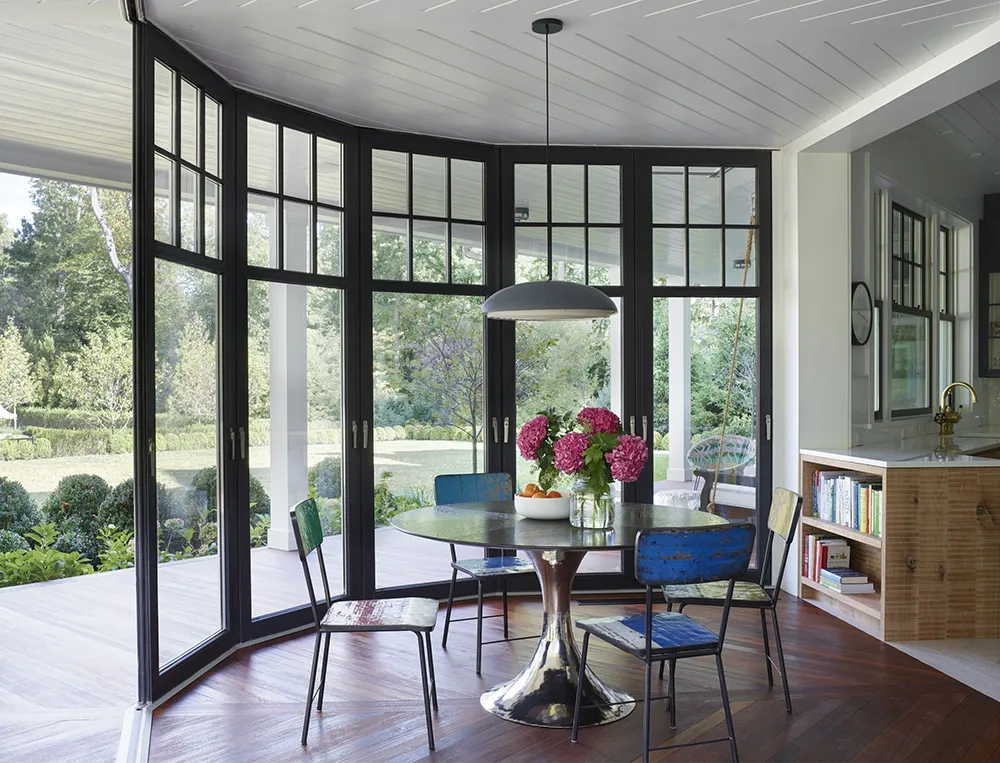 Aktive Muster und Tisch mit Käfern: Ungewöhnliches Landhaus in New Jersey - Gallery image 6