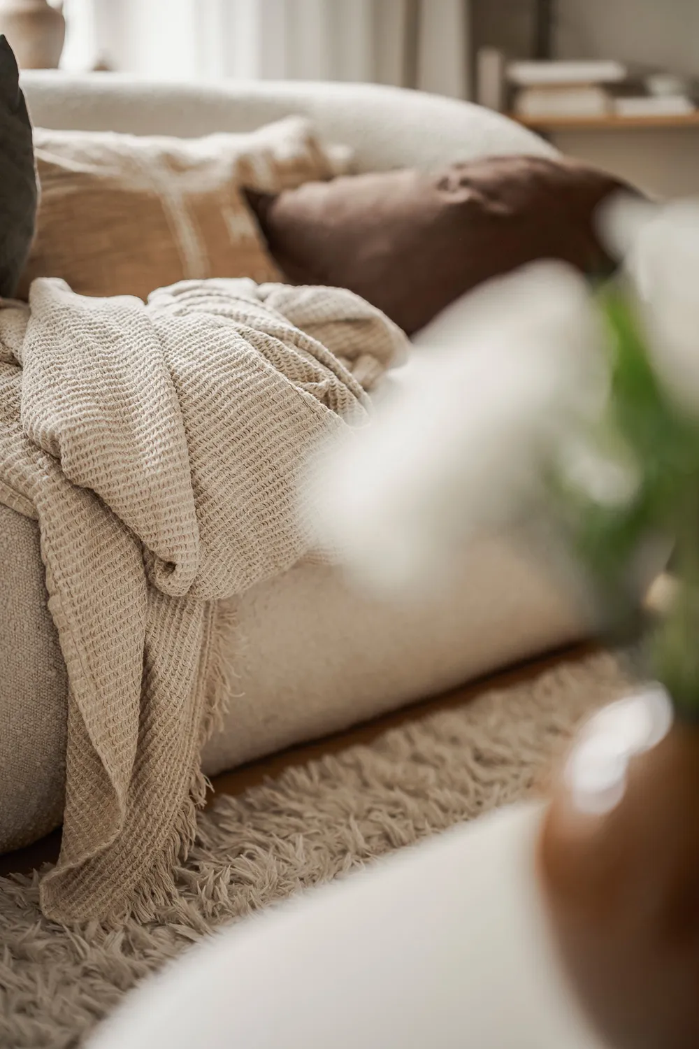 Miękki i ciepły skandynawski интерьер małej mieszkania 51 m² - Gallery image 3