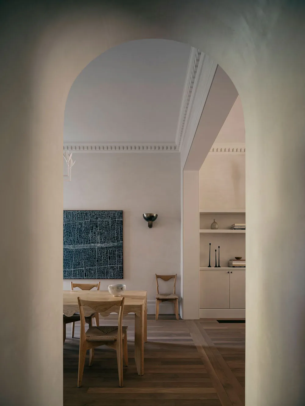 Spokojna elegancja domu projektanta w Sydney - Gallery image 5