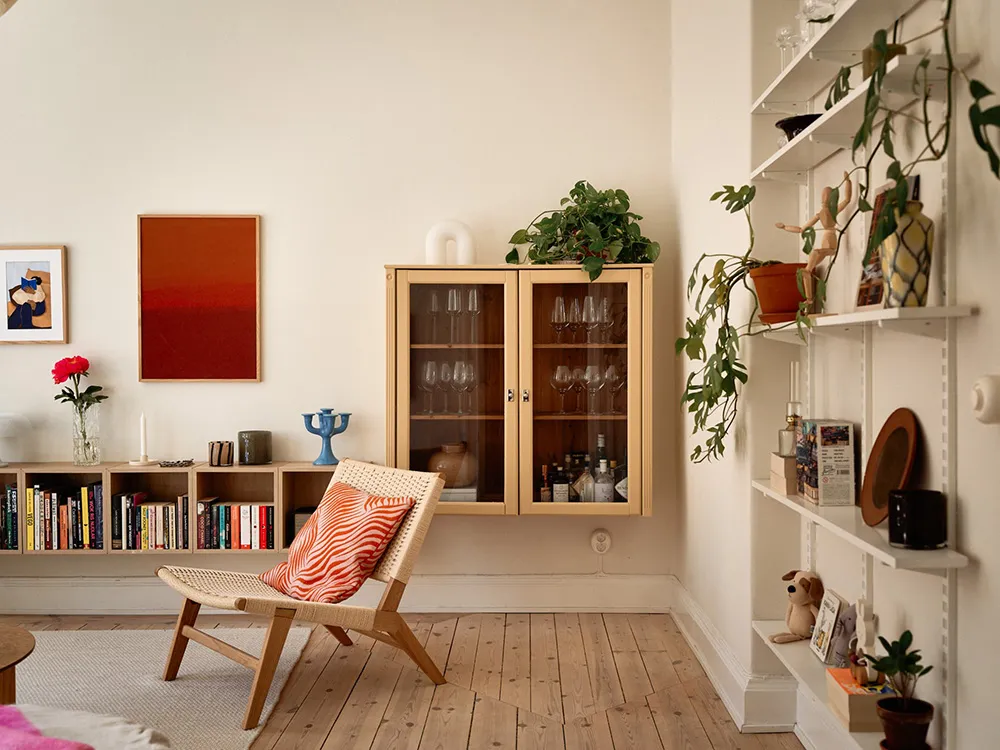 Interior soleado en Estocolmo con toques coloridos - Gallery image 5