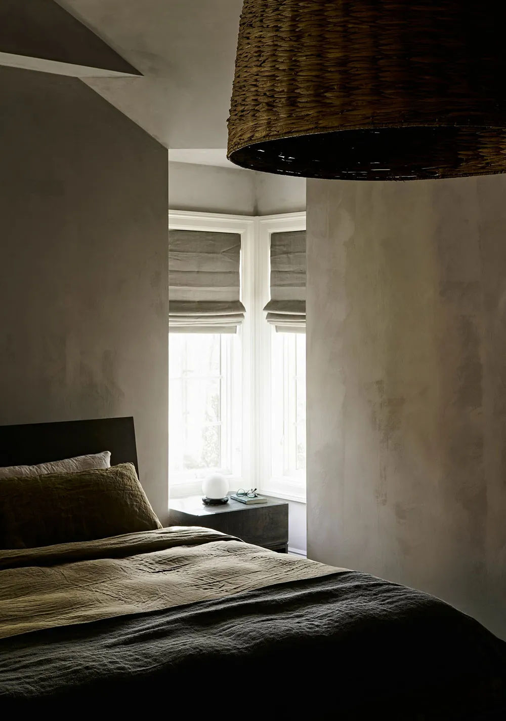 Атмосферні приглушені тони в дизайні підміського будинку недалеко від Нью-Йорка - Gallery image 12