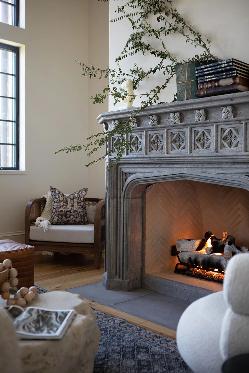 Espacio impresionante y diseño cálido: casa junto a un lago en EE. UU. - Gallery image 9