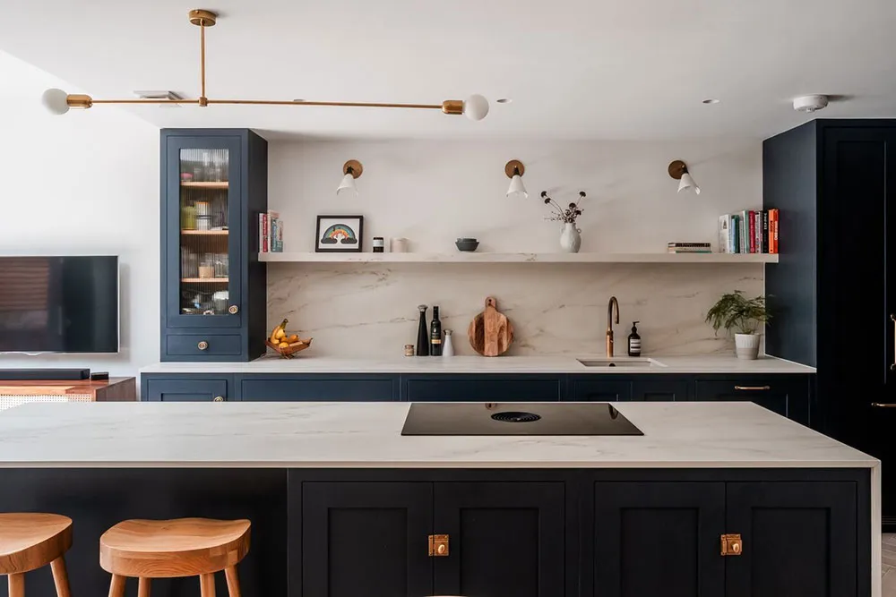 Nice Interiors of a Moderned Townhouse in London - Gallery image 6