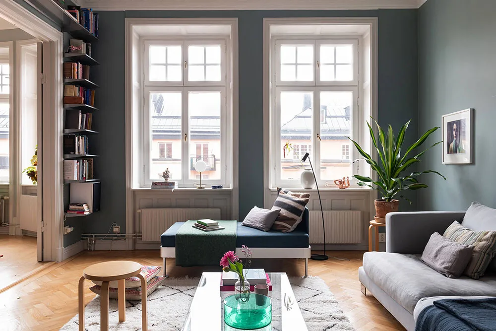 Elegant Interior in Blue Tones in a Historic House in Central Stockholm - Gallery image 5