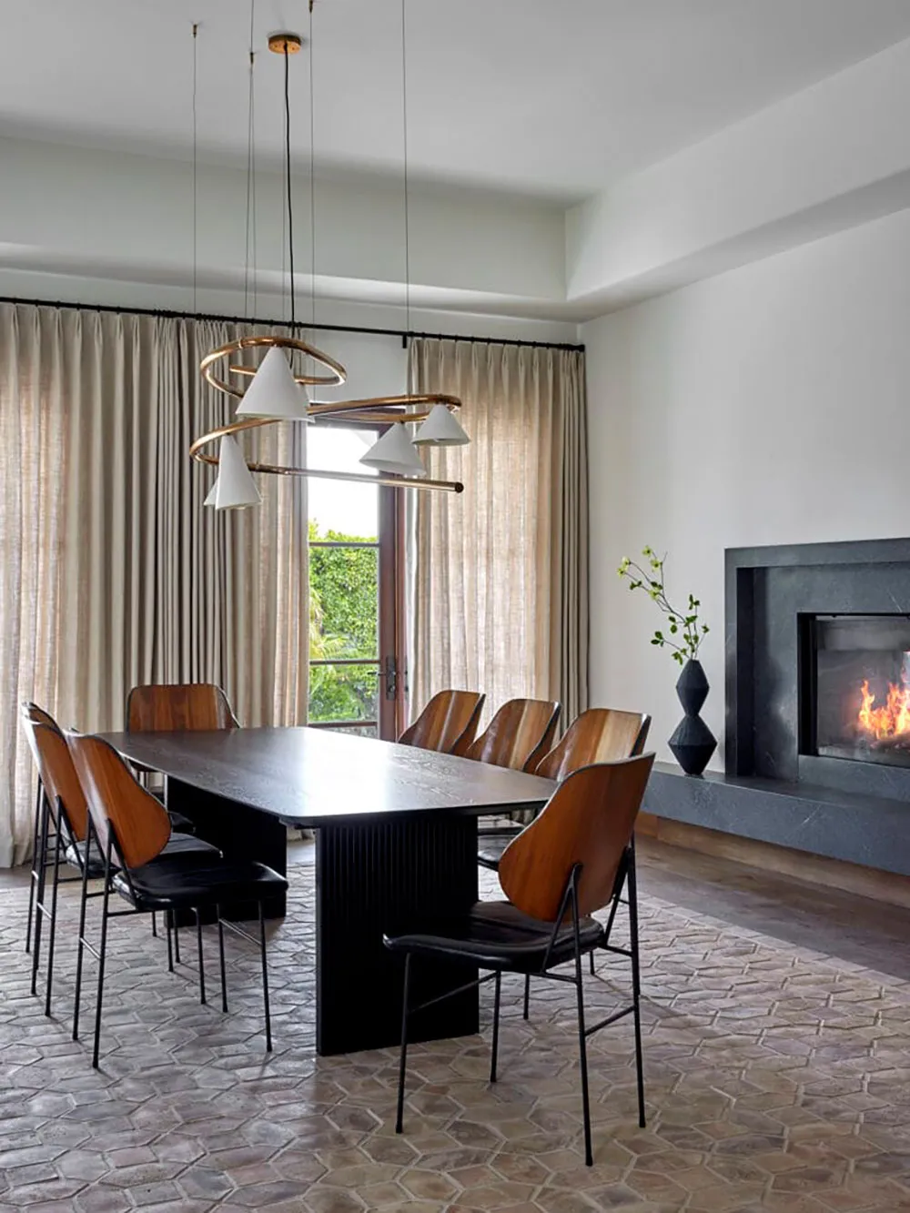 Moderne Akzente im Design einer Villa im europäischen Stil in Kalifornien - Gallery image 8