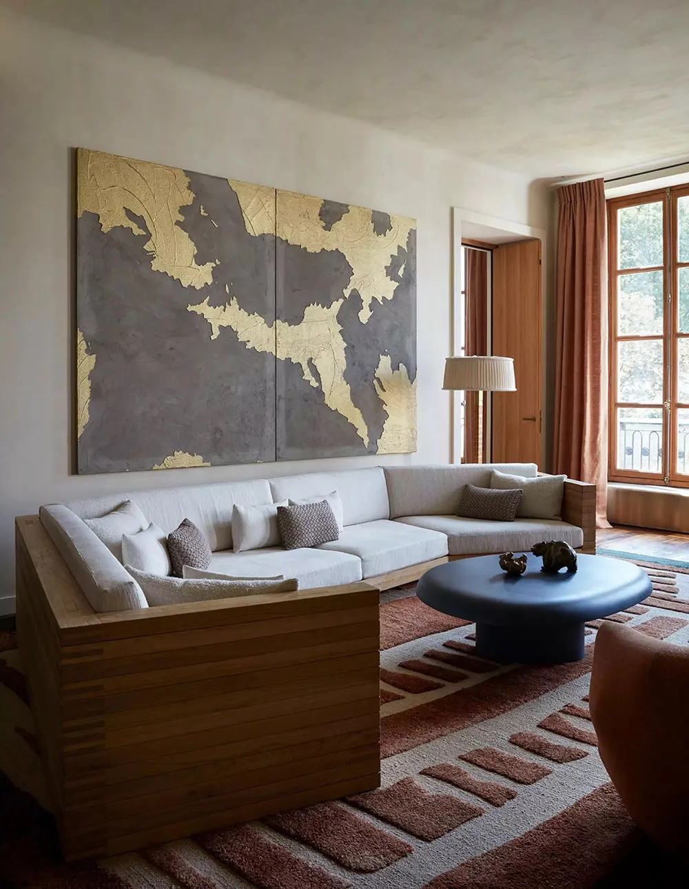 Interesting Textures and Original Details: Apartment in Paris by Pierre Yovanovitch - Gallery image 1